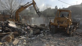 هدم 18 مسكنا فوضويا شُيّد فوق قلعة رومانية بالشلف