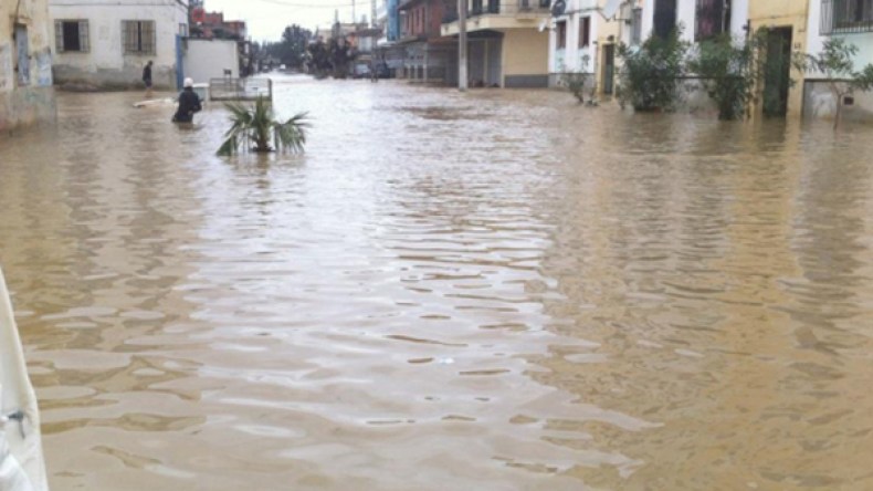 30 دقيقة من الأمطار تشرد عائلات وتعطل الدراسة بسكيكدة