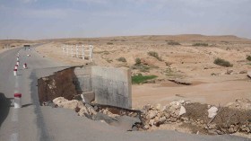 بنايات وطرقات بعدة بلديات تنام على الوديان