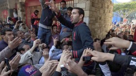 أبو تريكة يقود مظاهرات لإعدام المشير طنطاوي