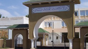 المئات من ذوي الأمراض المزمنة والمطلقات والأيتام يعانون