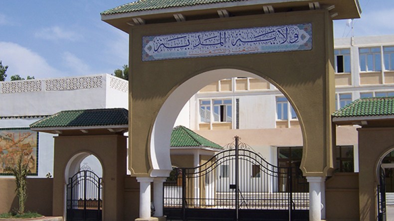 المئات من ذوي الأمراض المزمنة والمطلقات والأيتام يعانون