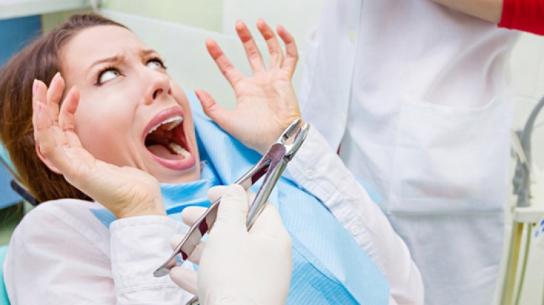 نساء شعارهن: “السوس ولا خلع الضروس”!