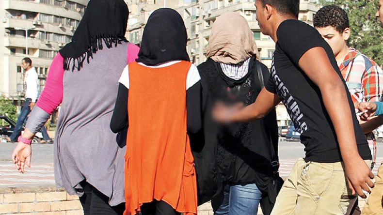 ‮”‬السجن‮” ‬لكل من‮ ‬يتحرش بالنساء في‮ ‬الشوارع‮..!‬‬