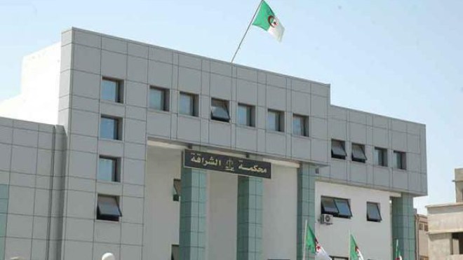 عون أمن ببلدية أولاد فايت وصهره ينصبان على مواطن