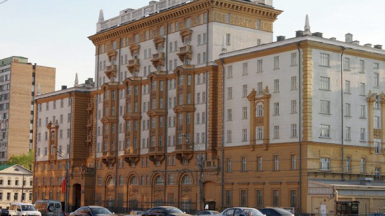 بوتين يقرر طرد 755 دبلوماسيا أمريكا