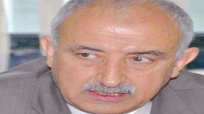 تتويج الشاعر السوري احمد محمود بجائزة مفدي زكرياء