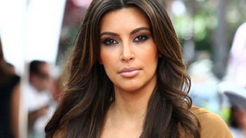 كيم كارداشيان تتعرض للسرقة تحت تهديد السلاح