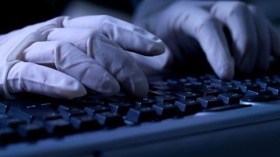 سبعيني يقود عصابة للنصب عبر الانترنت بتبسة