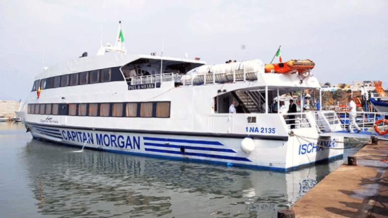 تخريب وفوضى على متن باخرة وهران ـ عين الترك