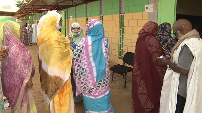 الموريتانيون يصوتون لصالح التعديلات الدستورية