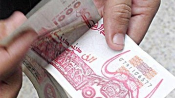 الكبار يلتهمون “قوت” الصغار