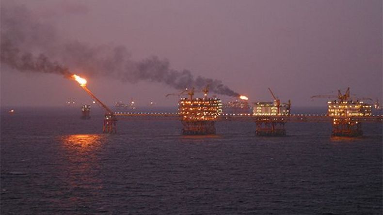 الجزائر تستضيف مسؤولي‮ ‬الشركات البترولية لمباحثة أزمة النفط