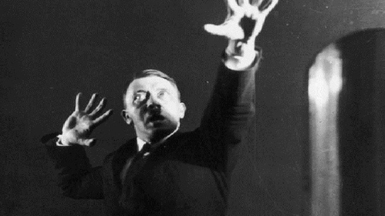 شاهد الصورة السريّة التي حاول هتلر إخفاءها طيلة حياته