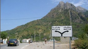 ساعتان لقطع 20 كلم على طريق بجاية – سطيف