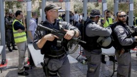 اسرائيل ترفض إزالة البوابات الالكترونية بالأقصى