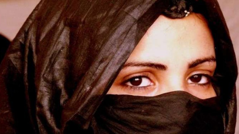 يشترط مليون صلاة على النبي  مهراً لإبنته!!