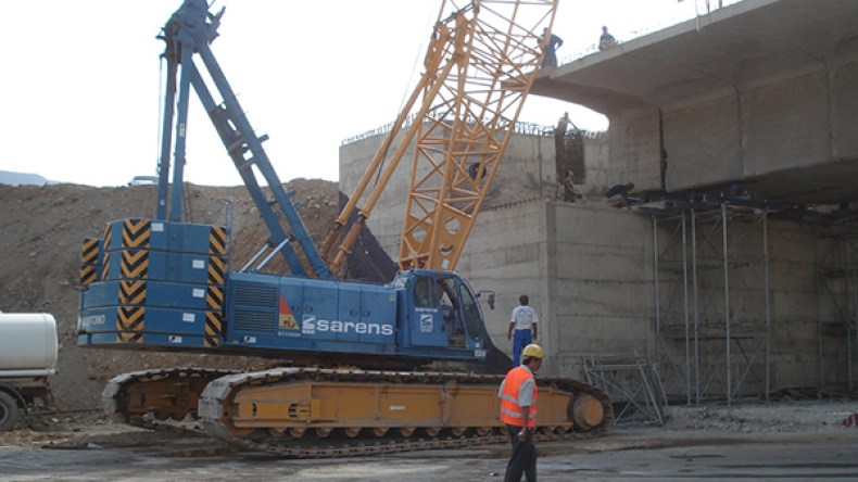 250 عامل بشركة تركية دون أجور منذ شهرين