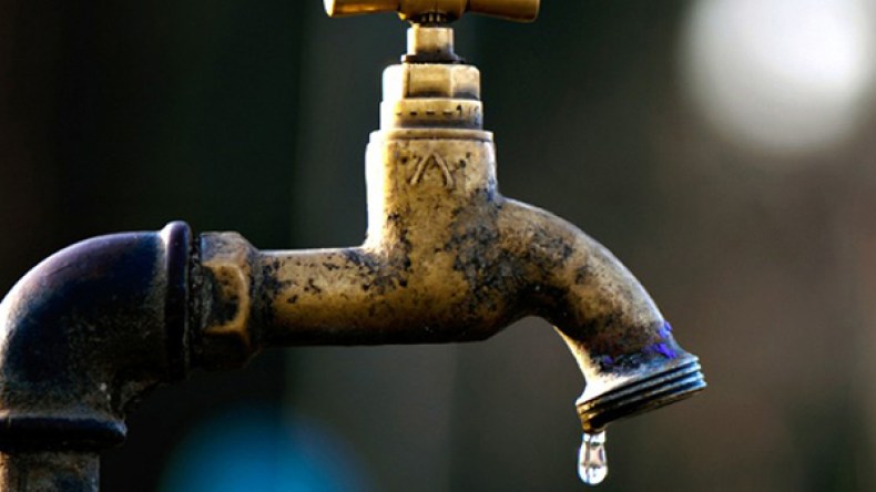 جفاف الحنفيات يرهن موسم الاصطياف بتيزي وزو