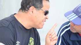 شارف غاضب على قرباج بسبب تقديم مباراة غليزان