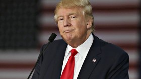 ترامب ينفي نقل سفارة بلاده إلى القدس خلال سنة