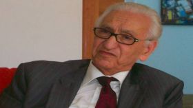 حداد وطني لثمانية أيام على المجاهد حسين آيت أحمد