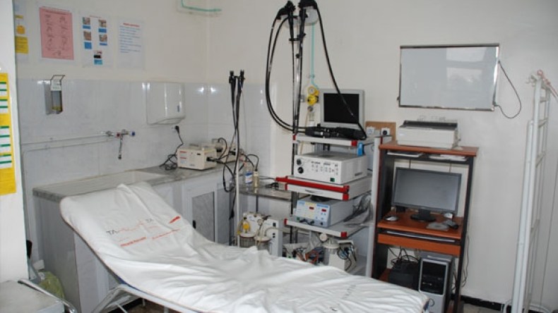 عصابة مسلحة تقتحم عيادة ليلا لسرقة معدات طبية بوهران