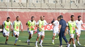 الفريق يتفاوض مع مقداد وهندو ورايت