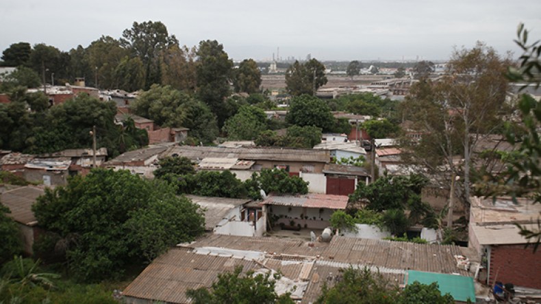 قاطنو “الصقالة” يرفضون الترحيل ويطالبون بتسوية وضعيتهم