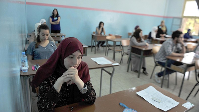 مترشحون أفطروا بفتوى سياسية.. وأولياء يستنكرون “ظلم” العلميين