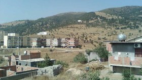 سكان دباغة ببني عمران يطالبون بفك العزلة وإصلاح الطريق