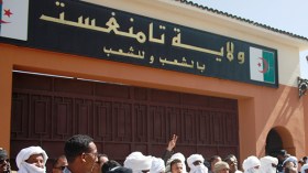 صحة مريضة.. طرقات مهترئة وسكنات جاهزة غير موزعة