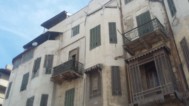 إغماءات في انهيار أرضية بناية قديمة بوسط سكيكدة