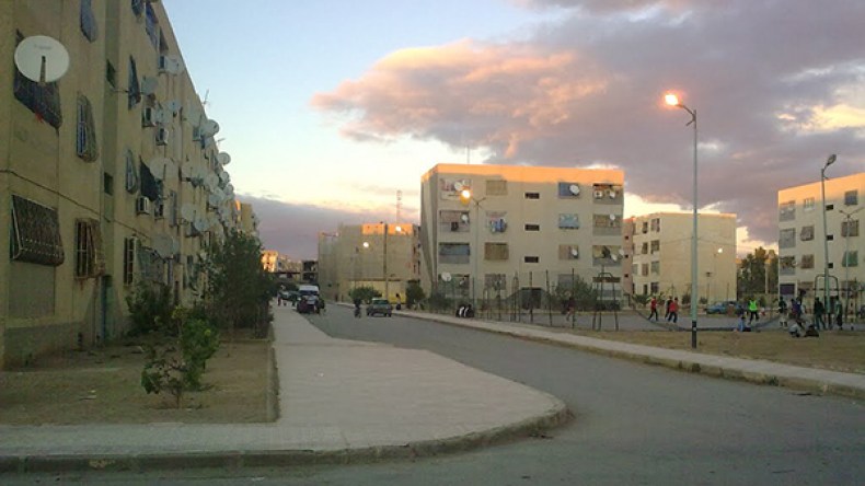 نقص التهيئة وانعدام ساحات لعب يؤرق سكان حي 608 مسكن في المسيلة