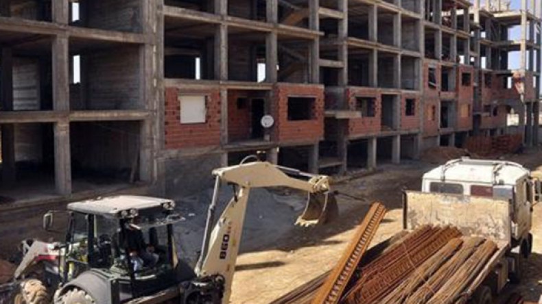 توقف غير مبرّر لمشروع 120 وحدة سكنية تساهمية بالبويرة