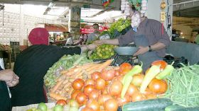 الجزائري الذي يتقاضى أقل من 15 مليون.. فقير!