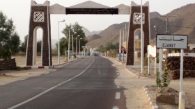 شباب يحتجون على تأخر توزيع السكنات بجانت