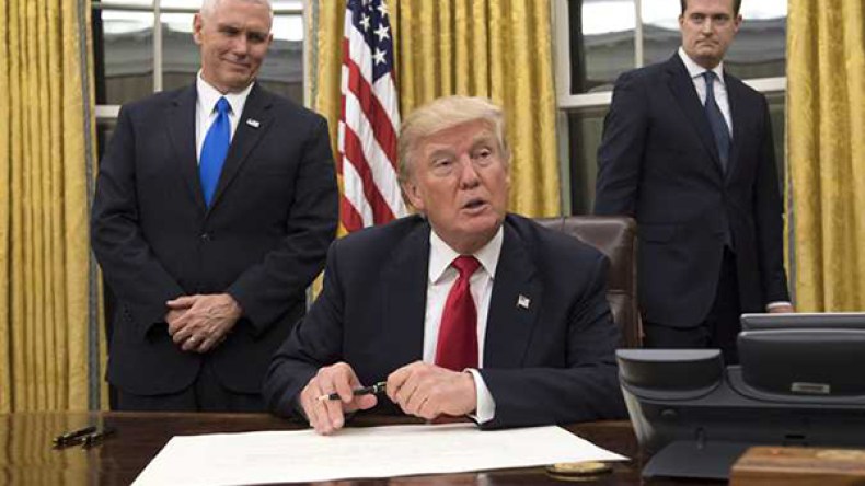 ترامب يمهل الجيش 30 يوما لوضع استراتيجية تقضي على داعش