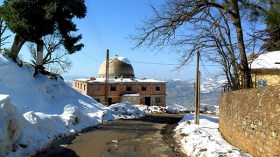 مسجد صلاح الدّين الأيوبي بالمدية يئنّ بمحاذاة كنيسة تبحيرين