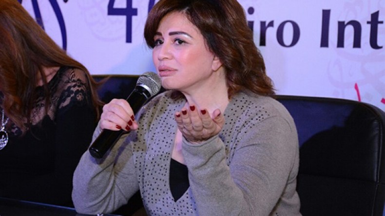 إلهام شاهين: النقاب ليس فرضا وهو يقتل الطفولة