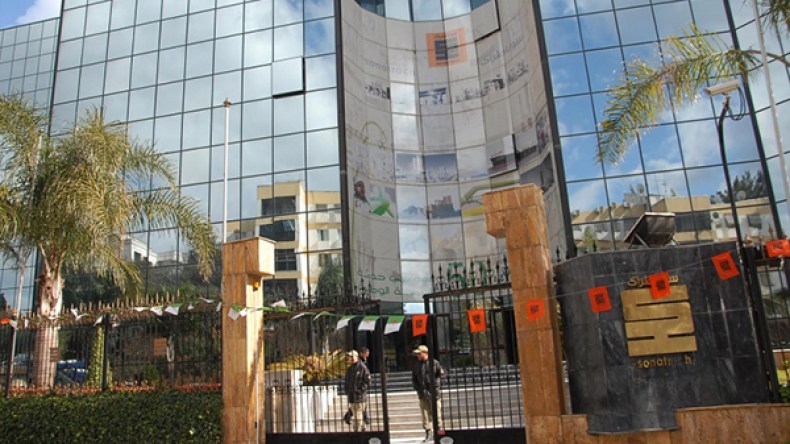 جامعيون يمنعون مترشحين من اجتياز مسابقة توظيف “سوناطراك” بسكيكدة