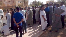 غاضبون يقطعون الطريق احتجاجا على فواتير الكهرباء بتندوف