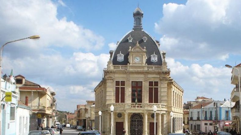 المسرح الجهوي لسوق أهراس يمثل الجزائر في مهرجان الكاف