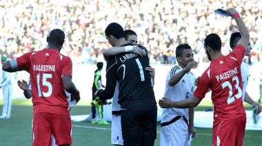 فلسطين  تنتصر بملعب الإستقلال