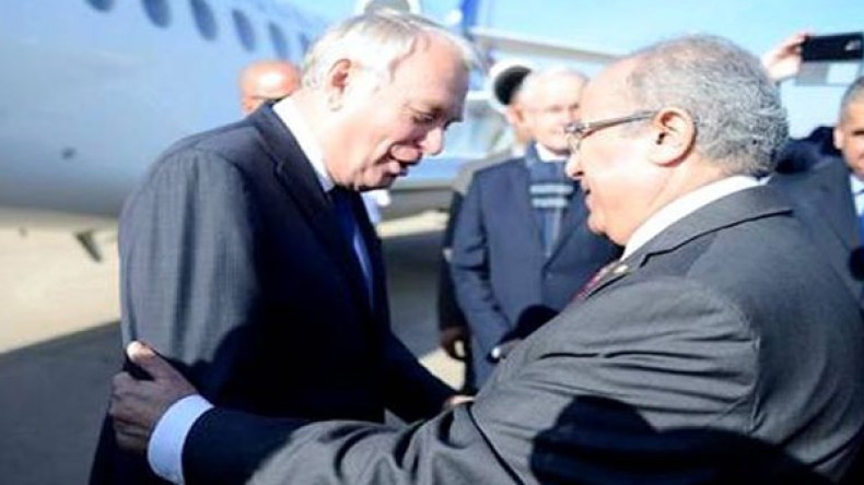 وزير الخارجية الفرنسي يحل بالجزائر