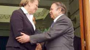 Entre Alger et Paris, c’est le « beau fixe » : Bouteflika en France bientôt?