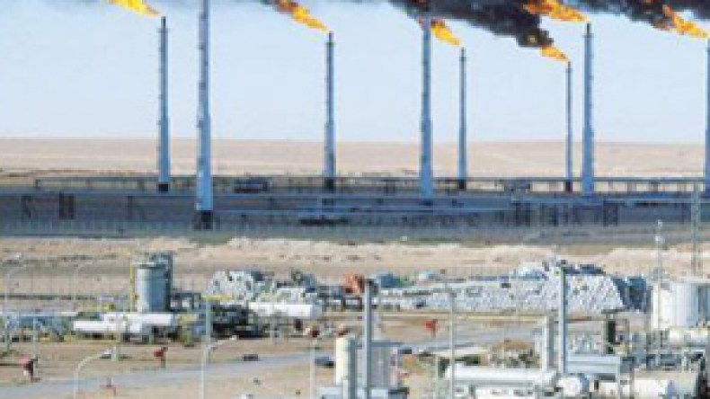 ثوّار ليبيا أرغموا إيطاليا على الاستمرار في شراء غاز الجزائر