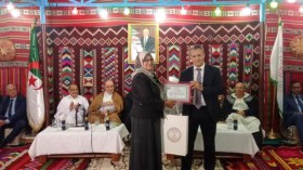 تكريم 3 دكاترة من الجامعات الجزائرية تشجيعا لهم على بحوثهم