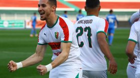 مولودية الجزائر تفوز على الصفاقصي وتضع قدما في دوري المجموعات