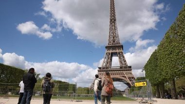 Two Veiled French Women Of Algerian Origin Knife-Stabbed In Paris